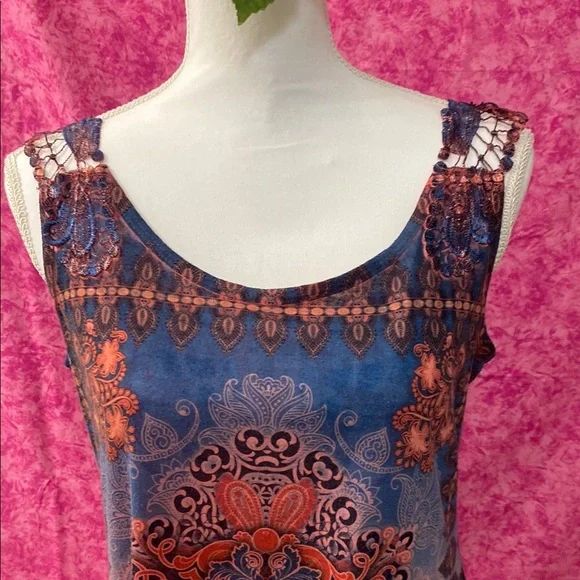 Asymmetrical Red, Blue and Black Sleeveless Tank Top - Picture 2 of 7